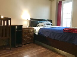 Room around York University Subway