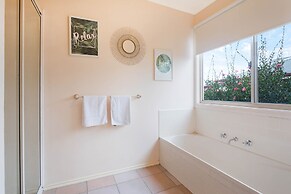 Pelican Lake Holiday House