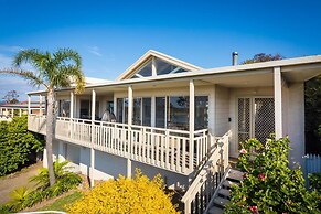 Pelican Lake Holiday House