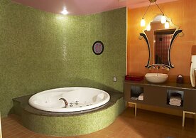 Royal Group Motel Nan Tse Branch