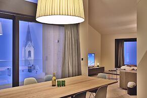 W52 Apartments