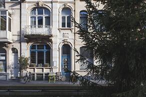 La Passion Interdite