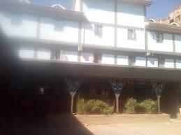 Jaws Palace Umoja