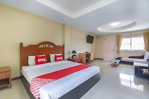 OYO 762 Chompoo