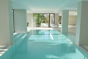 Modern Two Bedroom Villa With Indoor Pool & Spa
