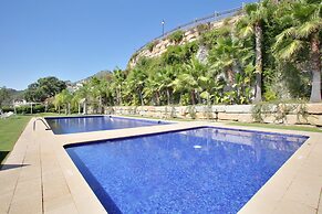 Modern Two Bedroom Villa With Indoor Pool & Spa