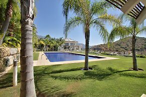 Modern Two Bedroom Villa With Indoor Pool & Spa