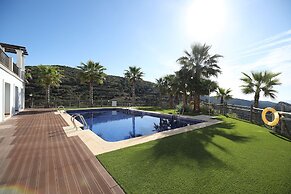 A Beautiful Modern Two Bedroom Villa