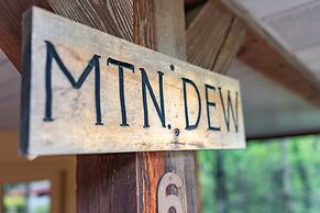 Mountain Dew - 2 Bedrooms, 2 Baths, Sleeps 4 Cabin by RedAwning