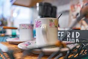 Mountain Dew - 2 Bedrooms, 2 Baths, Sleeps 4 Cabin by RedAwning