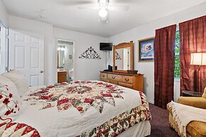 Mountain Dew - 2 Bedrooms, 2 Baths, Sleeps 4 Cabin by RedAwning