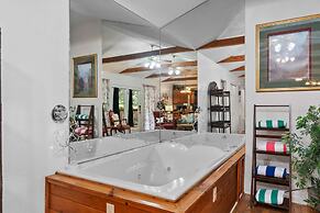 Mountain Dew - 2 Bedrooms, 2 Baths, Sleeps 4 Cabin by RedAwning