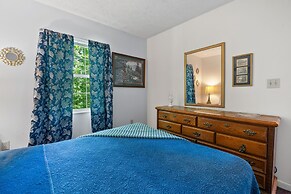 Mountain Dew - 2 Bedrooms, 2 Baths, Sleeps 4 Cabin by RedAwning