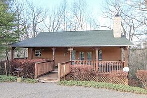 Mountain Dew - 2 Bedrooms, 2 Baths, Sleeps 4 Cabin by Redawning