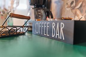 Mountain Dew - 2 Bedrooms, 2 Baths, Sleeps 4 Cabin by RedAwning