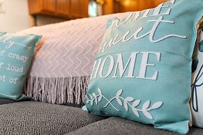 Mountain Dew - 2 Bedrooms, 2 Baths, Sleeps 4 Cabin by RedAwning