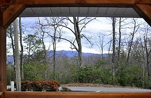 Mountain Dew - 2 Bedrooms, 2 Baths, Sleeps 4 Cabin by RedAwning