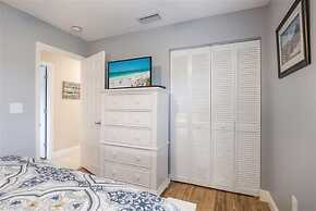 7 Doors Down 3 Bedroom Villa by RedAwning