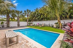 7 Doors Down 3 Bedroom Villa by RedAwning