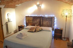 Charming Getaway in Florence.. European University