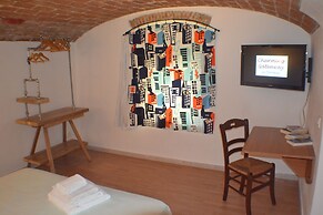 Charming Getaway in Florence.. European University