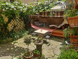 Charming Getaway in Florence.. European University