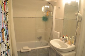 Charming Getaway in Florence.. European University