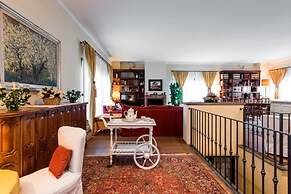 Deluxe Charming Florentine VILLA in the City. PLUS