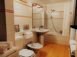 Golden Authentic Florentine Gem, Perfect Location