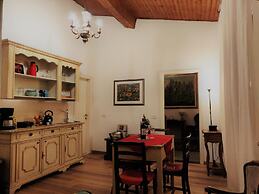 Golden Authentic Florentine Gem, Perfect Location