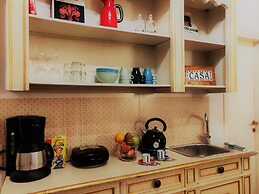 Golden Authentic Florentine Gem, Perfect Location