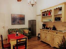 Golden Authentic Florentine Gem, Perfect Location