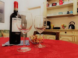 Golden Authentic Florentine Gem, Perfect Location