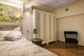 Luxury Large Loft by Dante House, Top Location