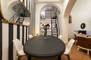 Luxury Large Loft by Dante House, Top Location