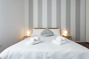 Renovated 19th-Century Apartment in an Authentic Area