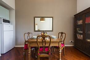 Renovated 19th-Century Apartment in an Authentic Area