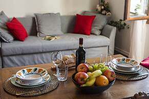 Renovated 19th-Century Apartment in an Authentic Area