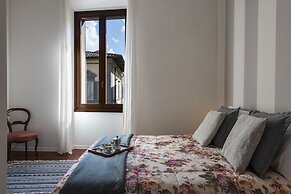 Renovated 19th-Century Apartment in an Authentic Area