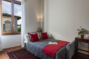 Renovated 19th-Century Apartment in an Authentic Area