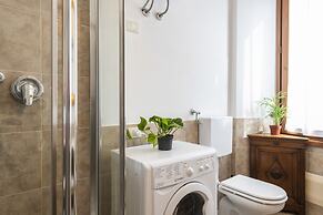 Renovated 19th-Century Apartment in an Authentic Area