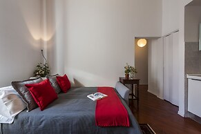Renovated 19th-Century Apartment in an Authentic Area