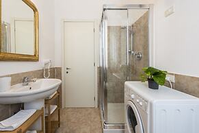 Renovated 19th-Century Apartment in an Authentic Area