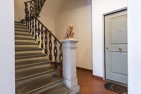 Renovated 19th-Century Apartment in an Authentic Area