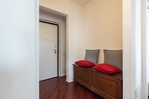 Renovated 19th-Century Apartment in an Authentic Area