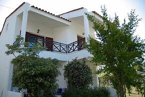 The 4 Travellers Halkidiki