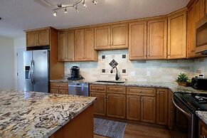 1 Step Closer 2 Bedroom Villa by RedAwning