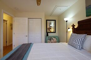 1 Step Closer 2 Bedroom Villa by RedAwning