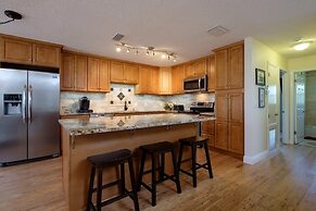 1 Step Closer 2 Bedroom Villa by RedAwning