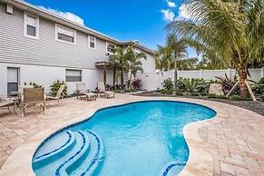 1 Step Closer 2 Bedroom Villa by RedAwning